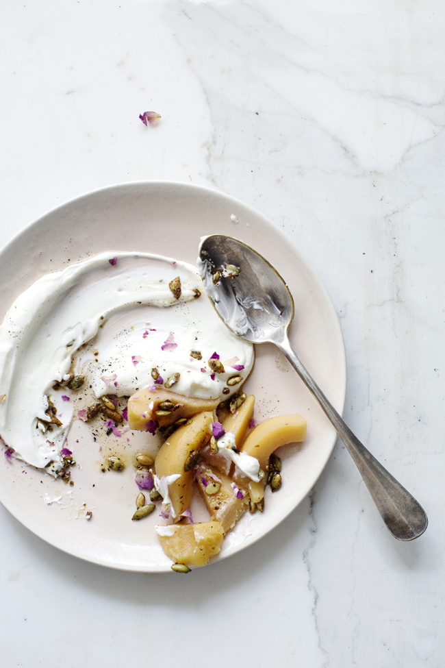 Granola with quince and yogurt | Cannelle et Vanille